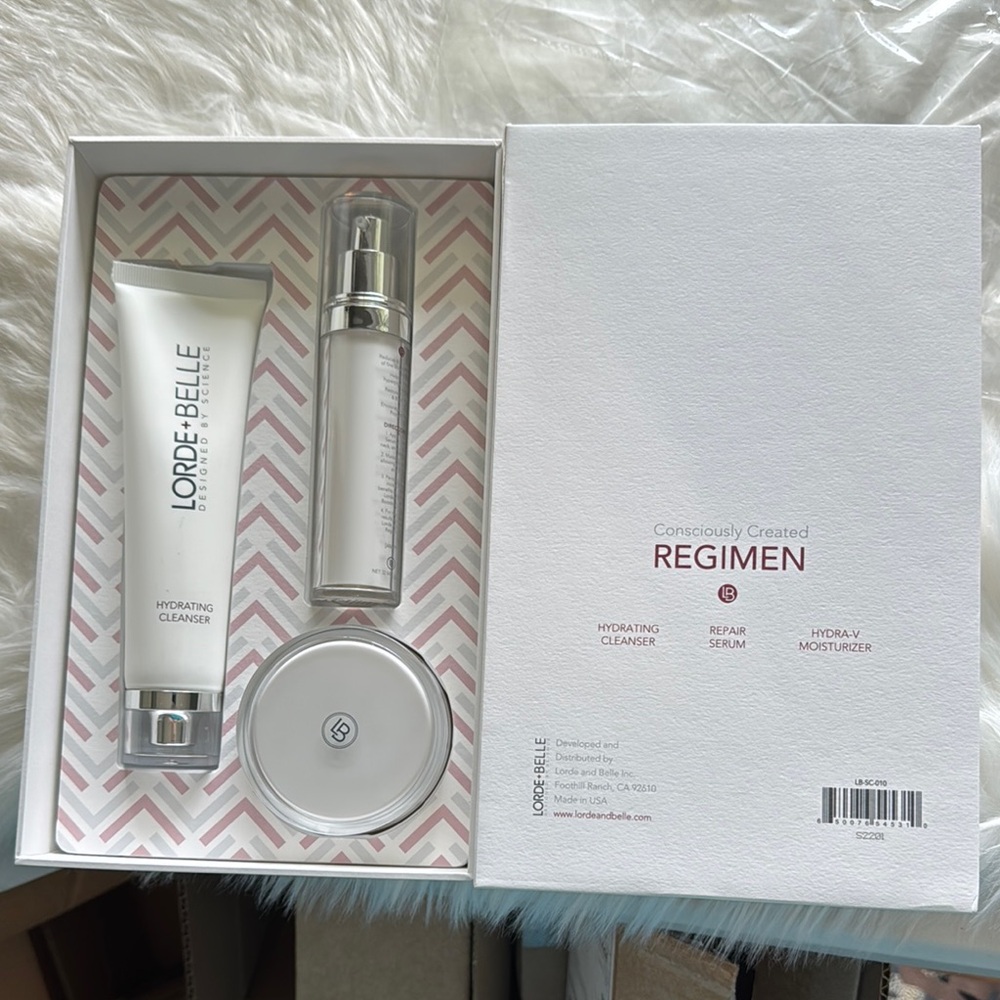 Regimen White and Silver Cleanser and Exfoliant Set